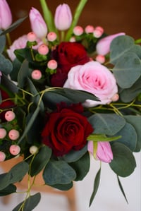 Image 2 of Ramo tulipanes y rosas - Especial San Valentín 