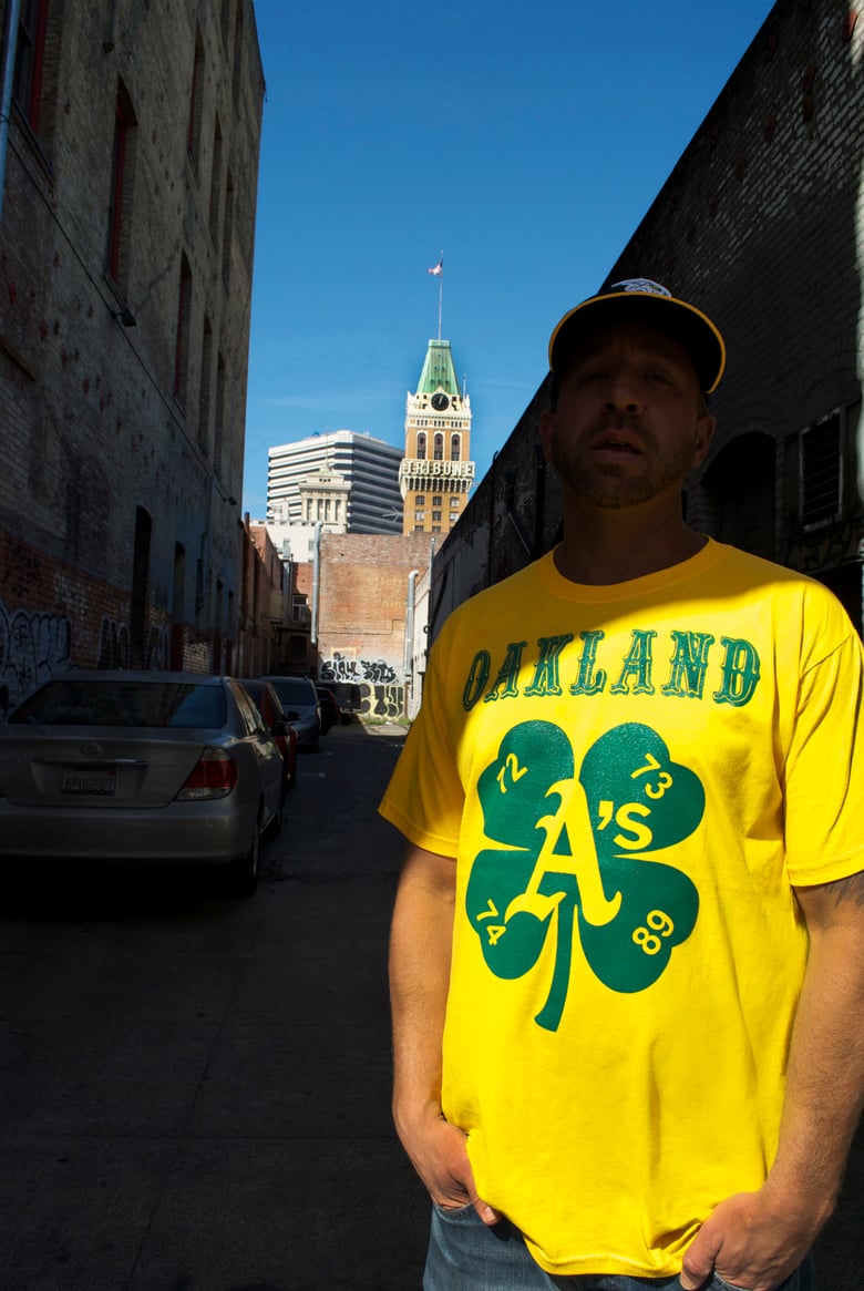 Image of Oakland Four Leaf Clover - Earthquake Weather T-shirt