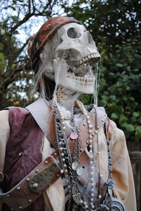 Image of Movie Quality Pirate Skeleton: Halloween Prop