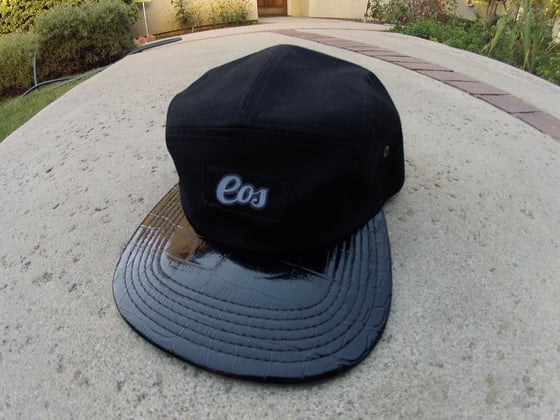 Image of Eos Headwear Dark Denim/Croc Bill 5-Panel 