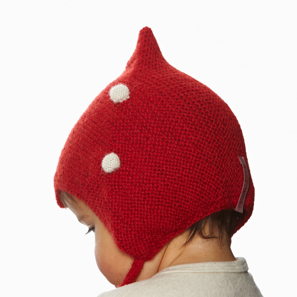 Image of Pom pom hat red