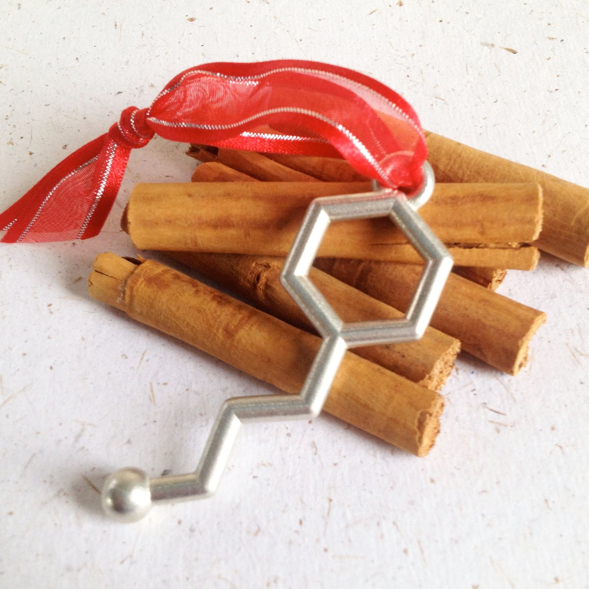 Image of cinnamaldehyde ornament