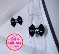 Black Chanel-bow