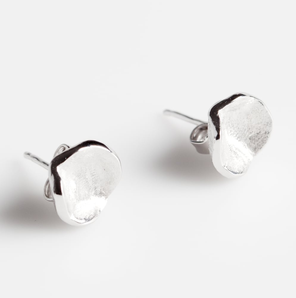 Image of Handgemaakte oorstekers zilver, oorbellen, Antwerpen, zilver, goudsmid, juweelontwerp