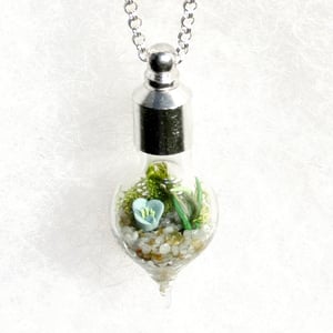 Image of Garden Jewelry - Glass Terrarium Necklace, Terrarium Pendant Necklace