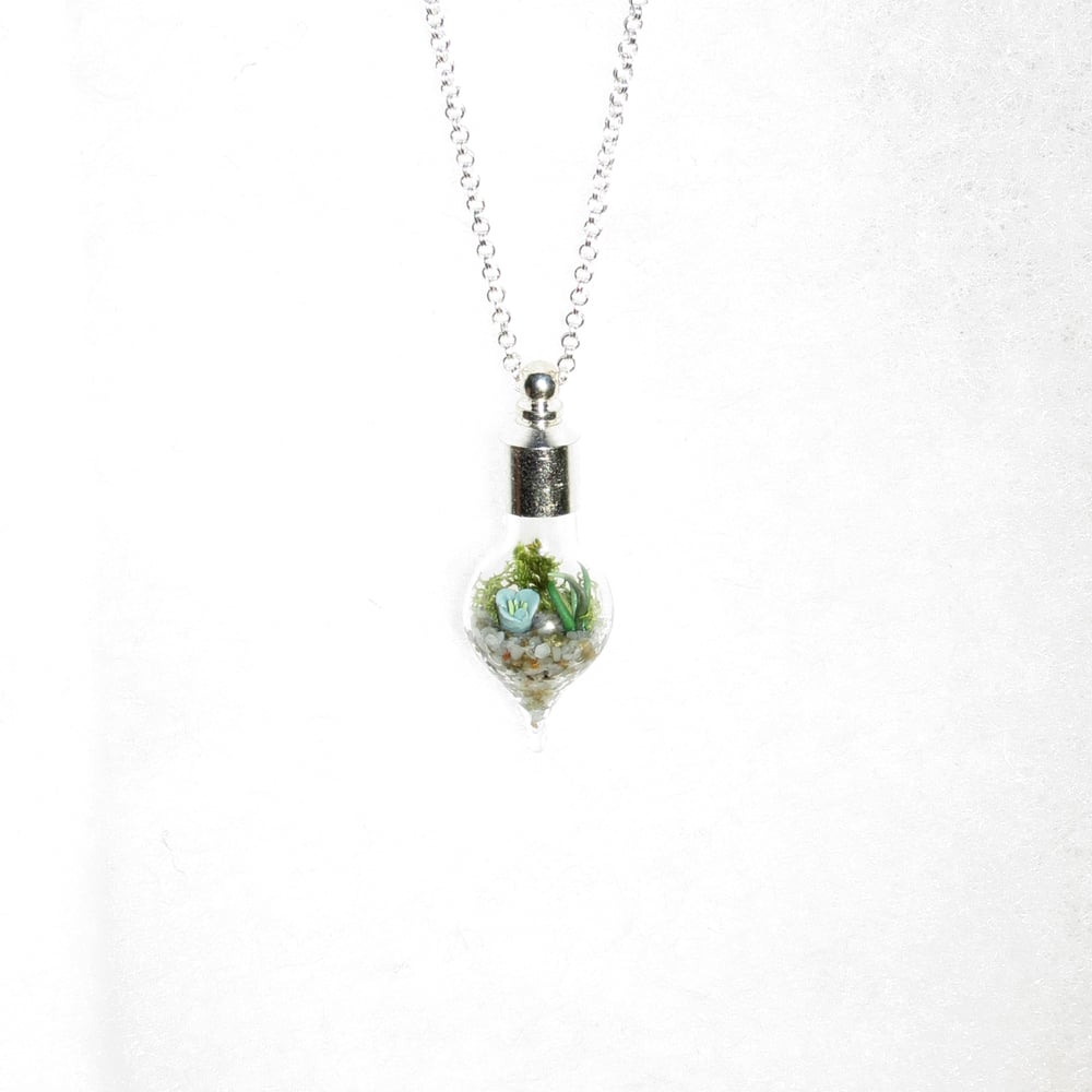 Image of Garden Jewelry - Glass Terrarium Necklace, Terrarium Pendant Necklace