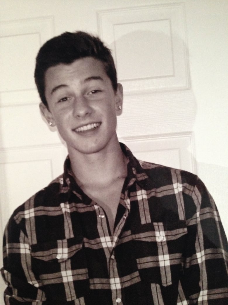 Image of Shawn Mendes Autographed Photo