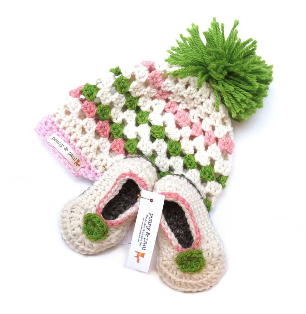 Girly Girl Pom Kick Set Image of Girly Girl Pom Kick Set