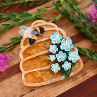 Humble bumble beehive brooch - forget me not