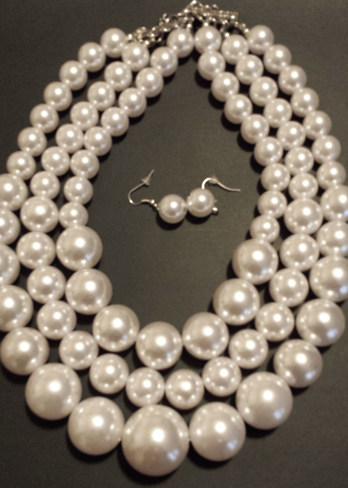 Image of Bold Pearl Necklace Set