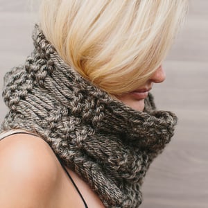 Image of A Little R & R Cowl Pattern