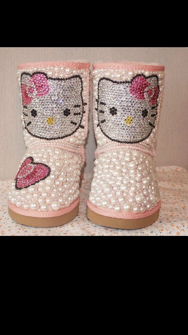 Kids hello kitty pearl boots Haute Boutiquee