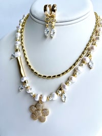 Image 2 of Daisy Trio