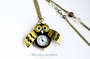 Image of Sautoir véritable montre hibou avec ailes
