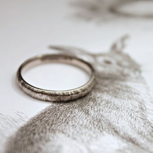 Image of Platinum 3mm horn texture ring