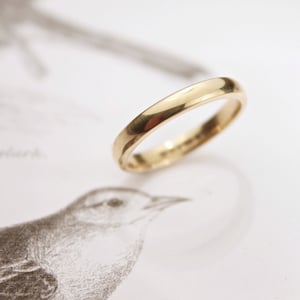 Image of 18ct gold 3mm plain court ring