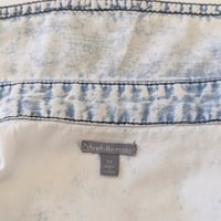 Image 6 of Women’ Charlotte Russe White/Denim Blue Washed Long Sleeve Snap Closure Top