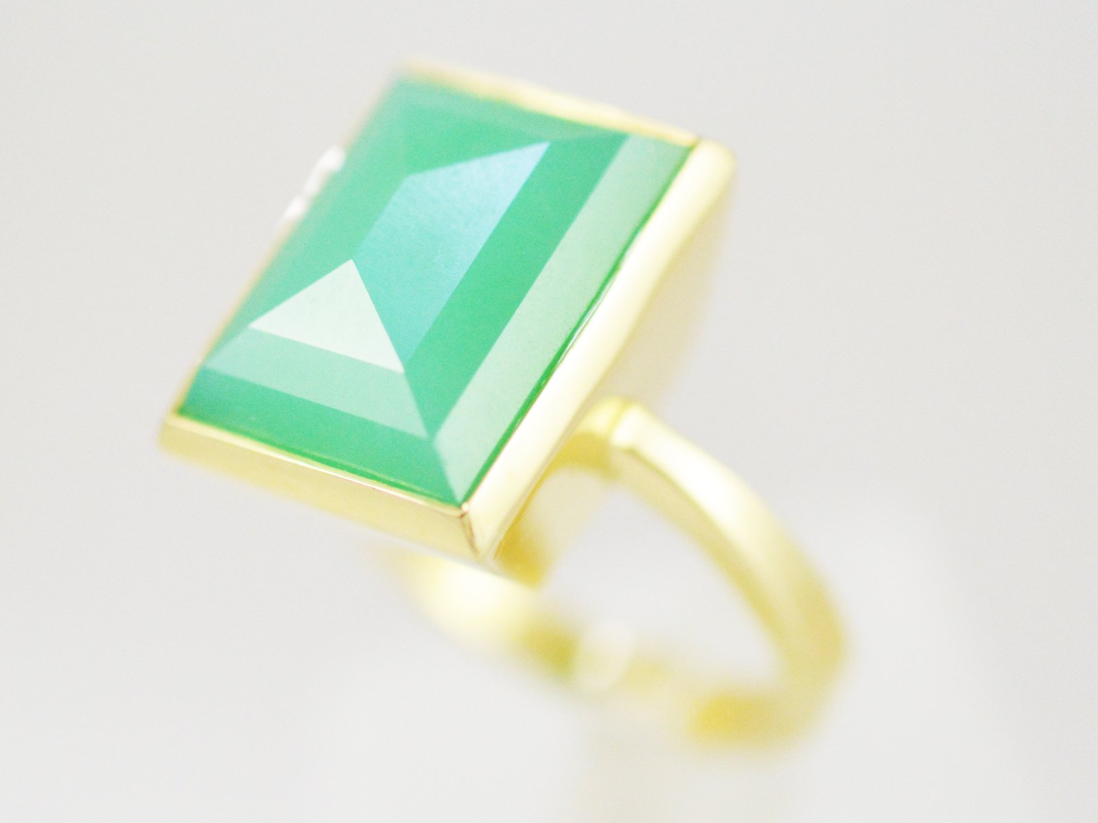 Green Gold Ring / Carolyn Barker Jewellery