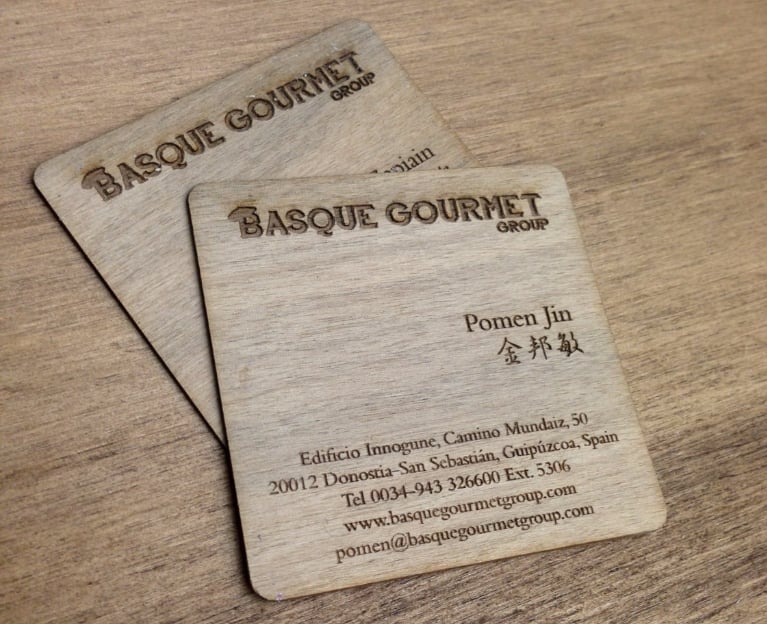 Image of Wood Business Cards / Tarjetas de visita de madera