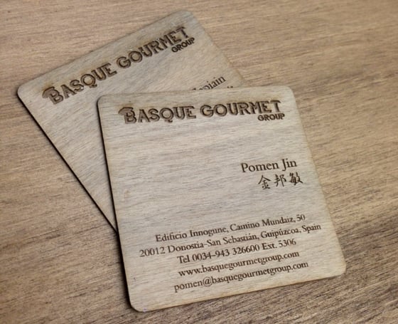 Image of Wood Business Cards / Tarjetas de visita de madera