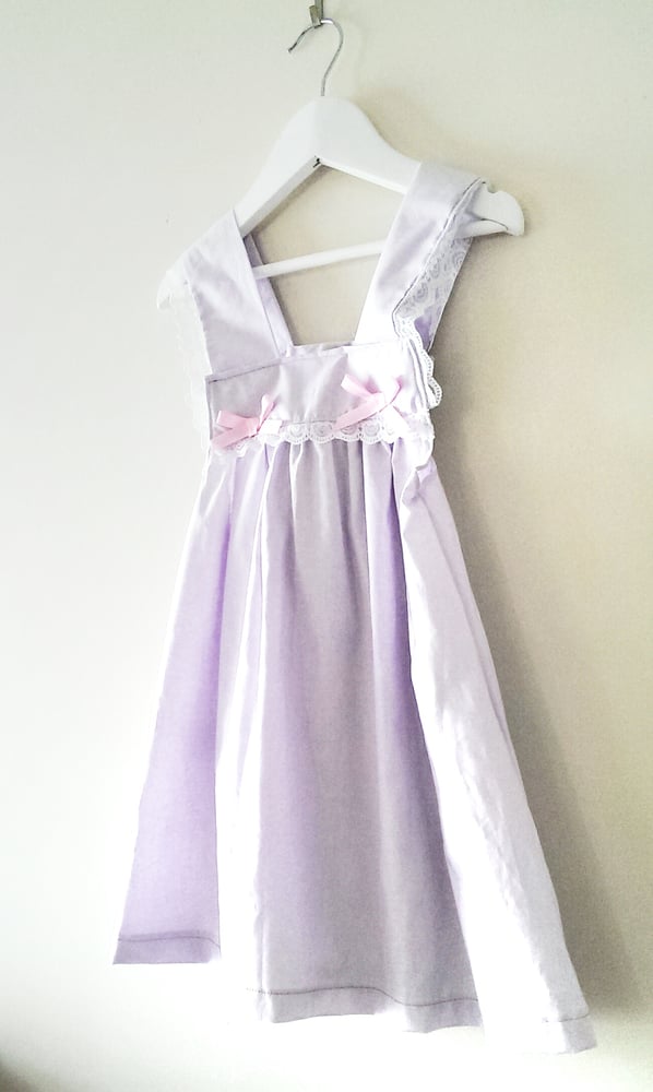 Image of Lace Pretty Pinny Size 4-5