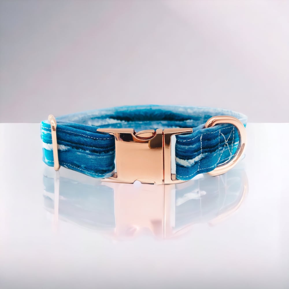Image of Luxury Blue Beach Waves Collar
