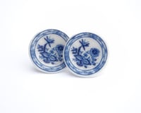 Image 1 of blue willow plate ears