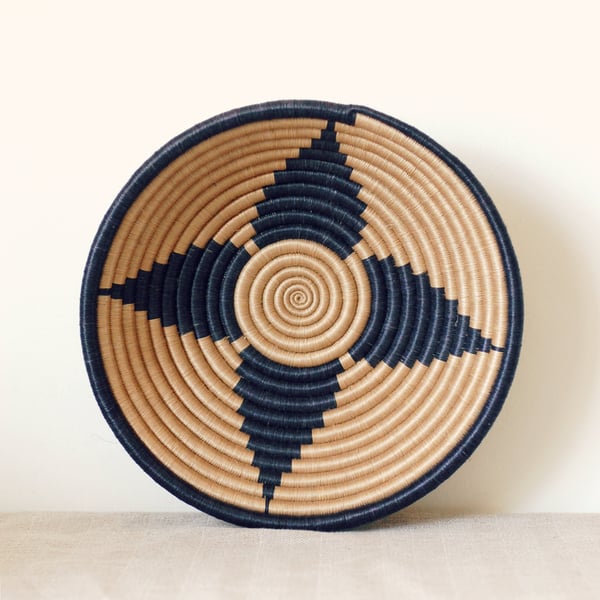 Image of LEAF WOVEN BASKET | black + gold