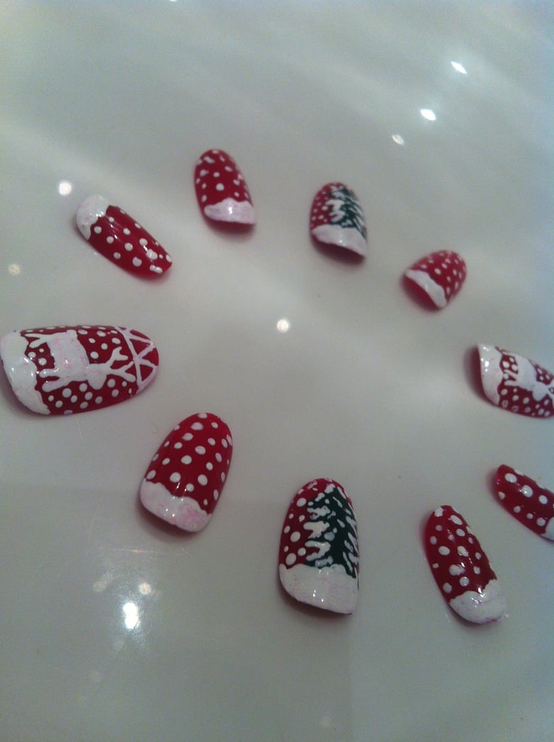 Image of Christmas Themed Hand Painted False Nails - Set Of 20