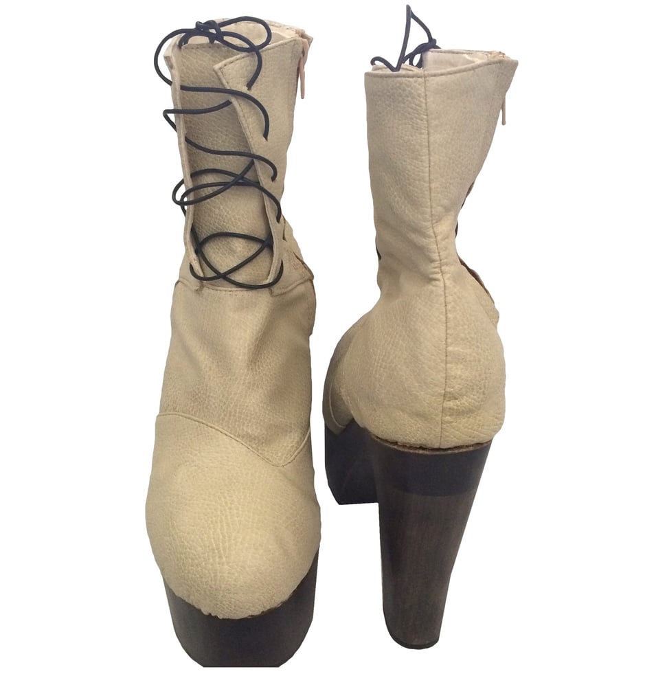Image of BA Boot (White)
