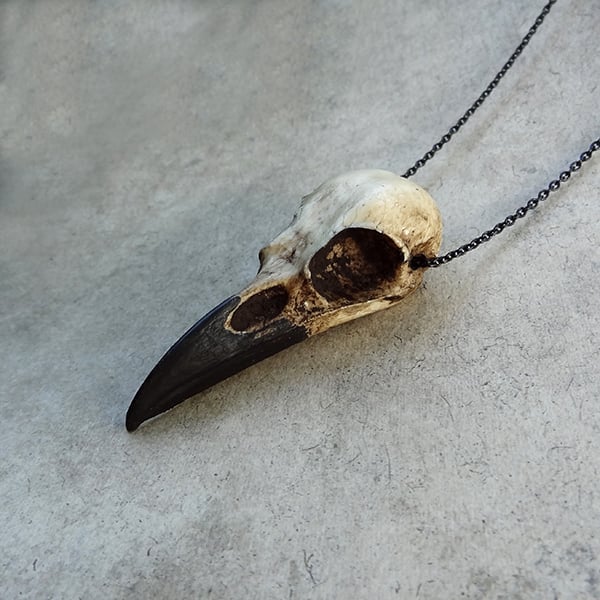 Mini on sale skull necklace