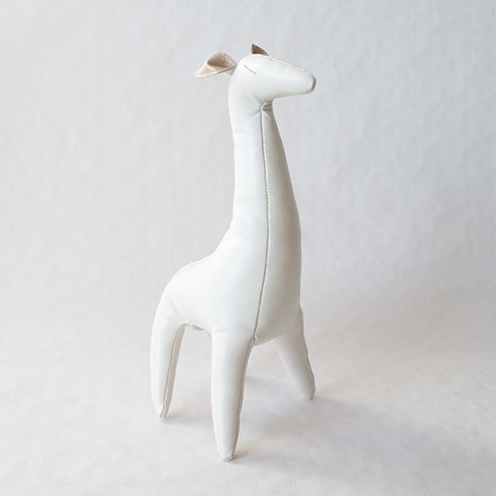 Image of Girafe Blanche