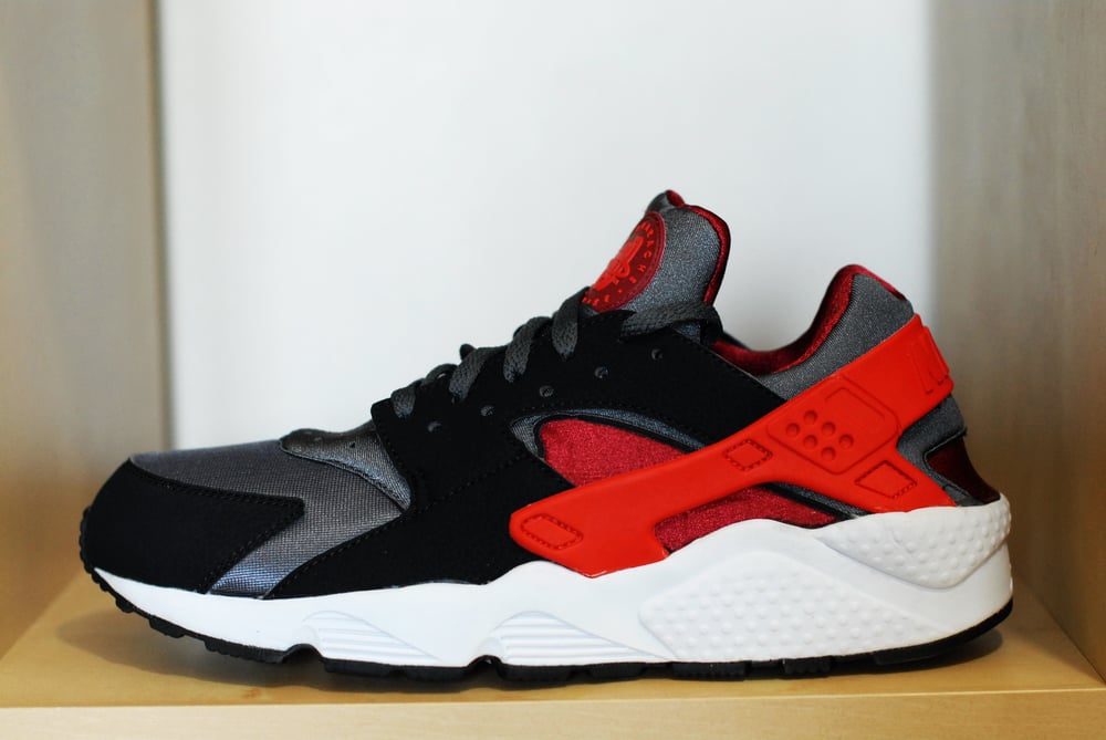 Image of Nike Huarache LE - Grey/Red/Black