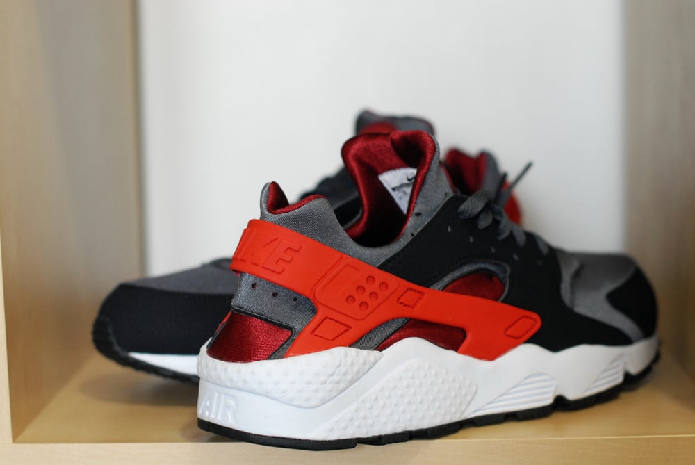 Image of Nike Huarache LE - Grey/Red/Black