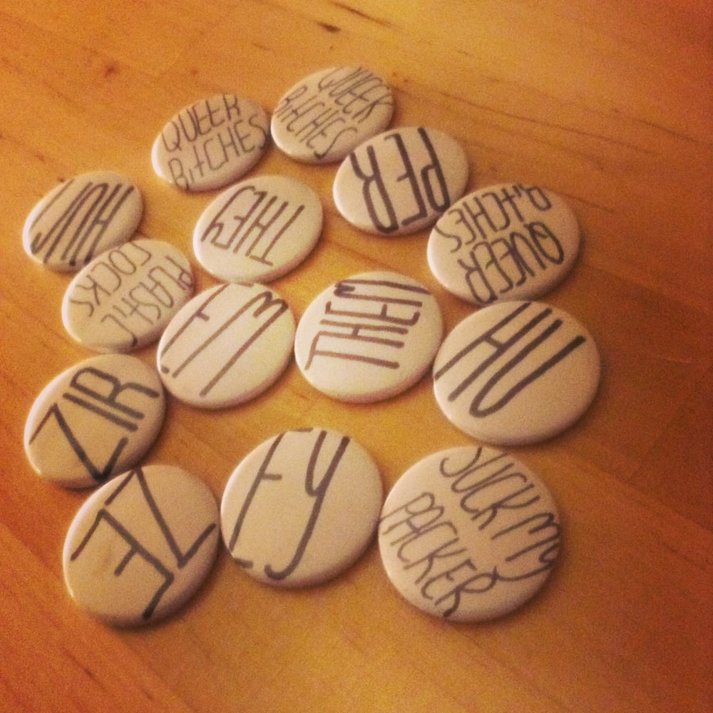 Image of Pronoun badges