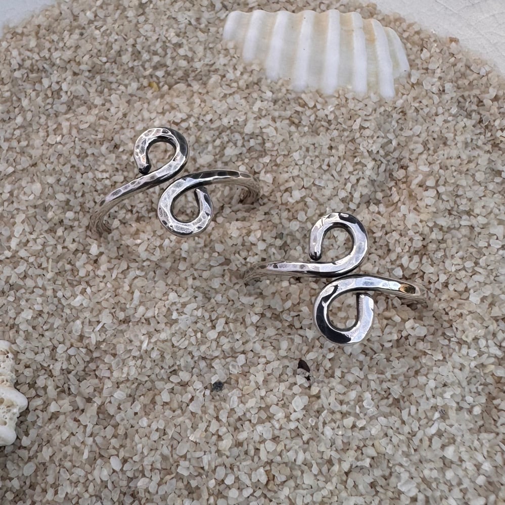 Image of Looped Ring