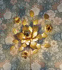 Image 2 of Applique murale fleurie dorée 