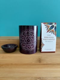 Soapstone Oil Diffuser with Pervuvian Palo Santo Aroma Oil