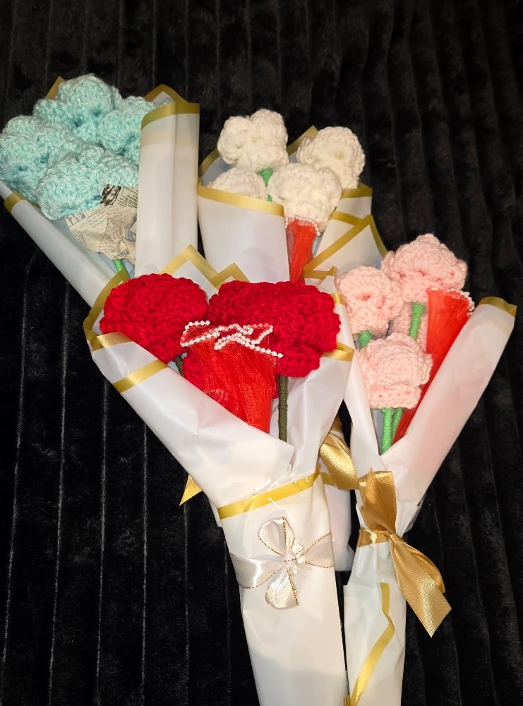 Image of Crochet Rose Bouquet