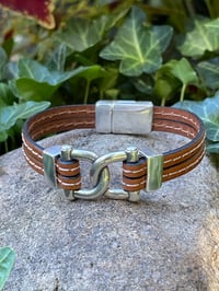 Image 6 of The Simple Horseshoe 