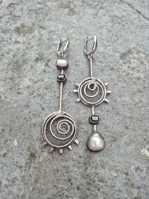 Pearl and hematite earrings 
