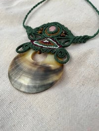 Image 3 of Macrame necklace with rhodochrosite stone and mother of pearl