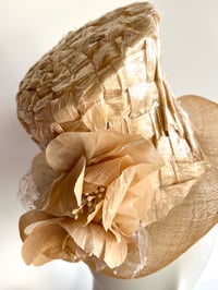 Image 2 of Cream mini top hat.