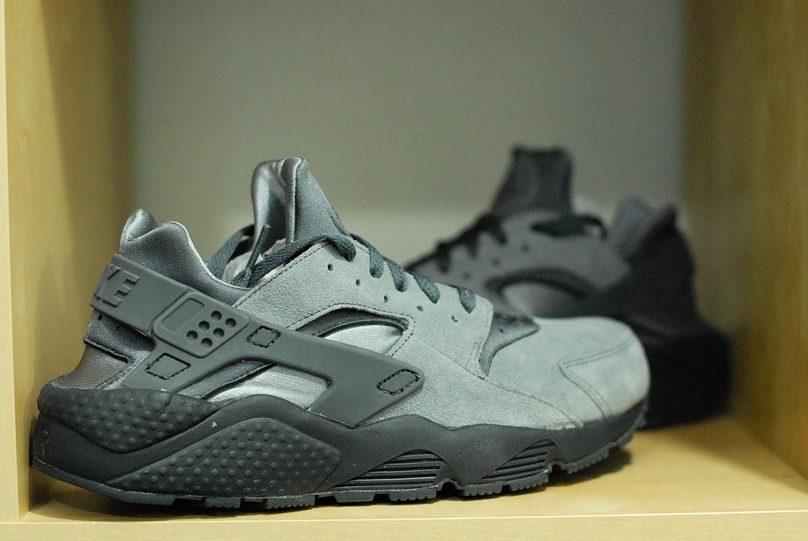 nike huarache le cool grey