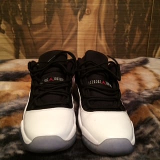 Image of LOW TOP BLACK/WHITE 11'S