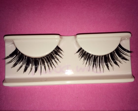 Image of Bow Down Lashes