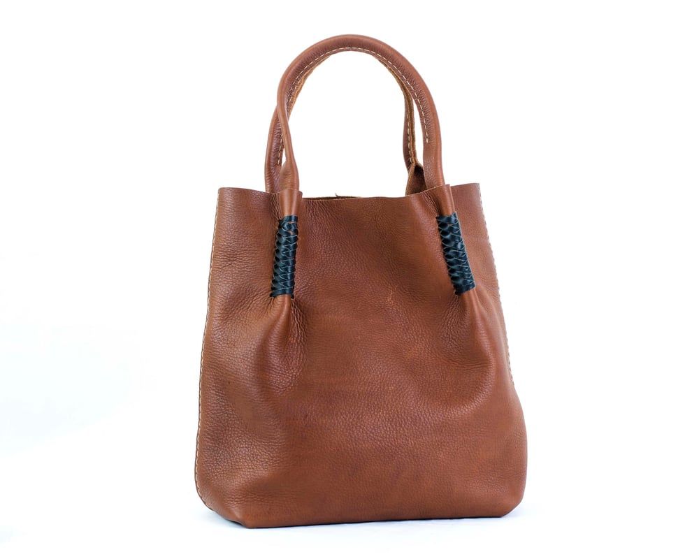 Image of LAKE TOTE with BRAIDING in Caramel