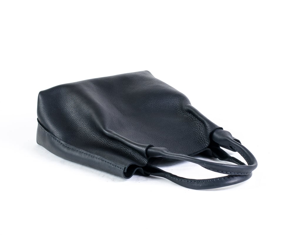 Image of LAKE TOTE in Black