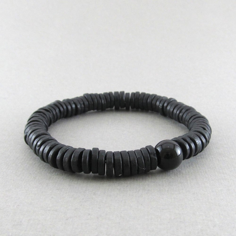 Image of Black ceramic disc and agate bracelet