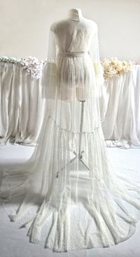 Image 4 of Off white dress for maternity photoshoot | Adrianna | size universal | warm off white | tulle